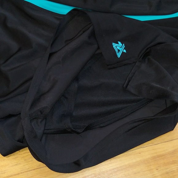 Swim shorts NWOT - Picture 2 of 4